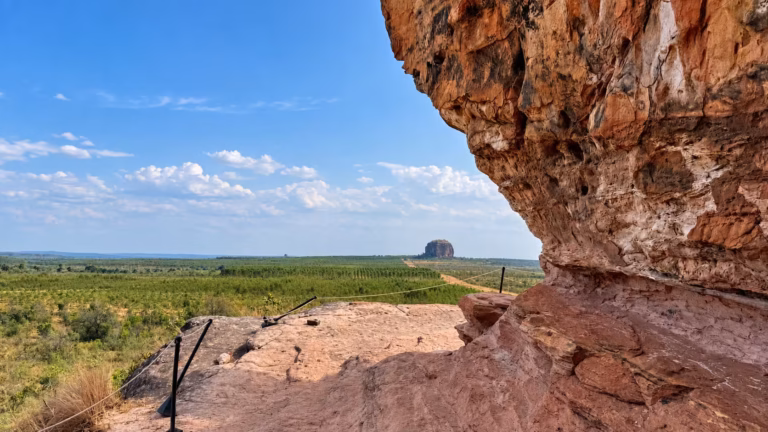 Vista do Horizonte na Pedra Furada do Jalapão l Jalapão 4x4 Turismo e Aventura